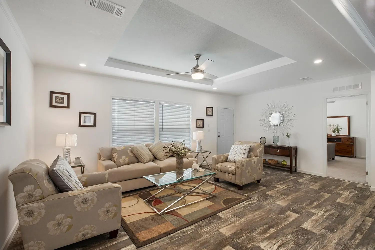 TE2856N — Living room